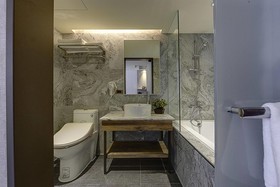 Lan Kwai Fong Garden Hotel