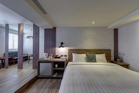 Lan Kwai Fong Garden Hotel