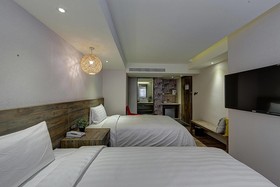 Lan Kwai Fong Garden Hotel