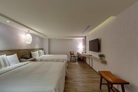 Lan Kwai Fong Garden Hotel
