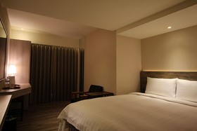 Lan Kwai Fong Garden Hotel