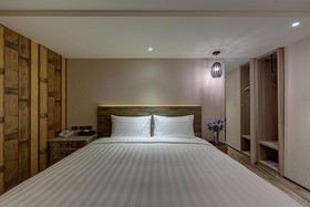 Lan Kwai Fong Garden Hotel