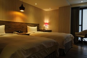 Lan Kwai Fong Garden Hotel