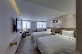 Lan Kwai Fong Garden Hotel