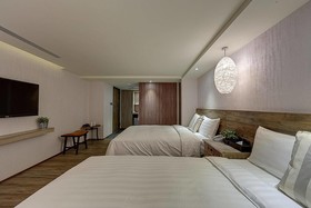 Lan Kwai Fong Garden Hotel