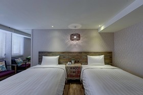 Lan Kwai Fong Garden Hotel
