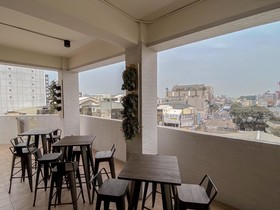 Oinn Hotel & Hostel