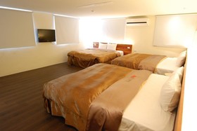 River Hotel