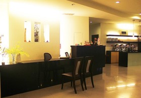 River Hotel