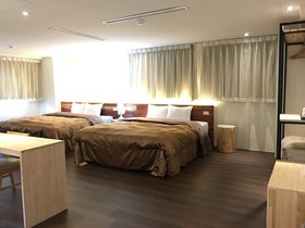 River Hotel