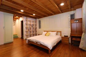 Happy Happy Okgo B&B