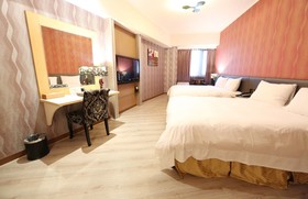 Grand Earl Hotel