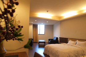 Grand Earl Hotel