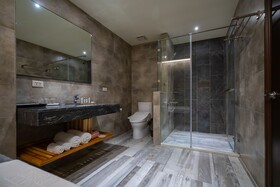 Relaxury Beach House