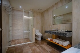 Relaxury Beach House