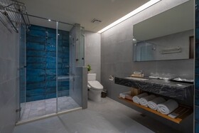 Relaxury Beach House