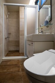 Relaxury Beach House