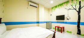 Hualien Train Station Backpackers Hostel