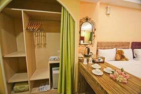 Moroccan Holiday Suite