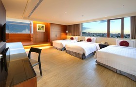 Shiny Ocean Hotel