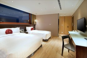 Shiny Ocean Hotel