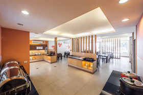 Travel Road Hotel