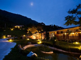 Yi Hey Golden Stronghold Resort