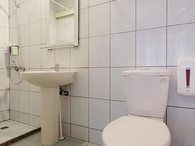 Lotung Starhouse Inn