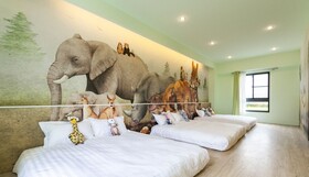 Wunan Zoo Family Homestay