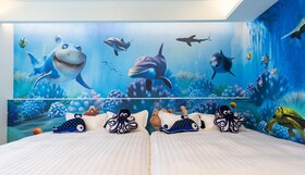 Wunan Zoo Family Homestay