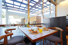 Celebrity 99 Hotel