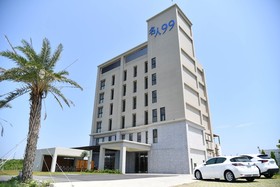 Celebrity 99 Hotel