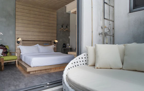 East Runnel Villa - Young