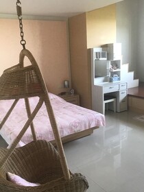 Stock Market B&B