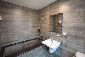 Tide of Happiness Travelodge