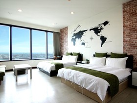 85 Sky Hostel