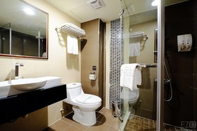 Global Traveler Hotel