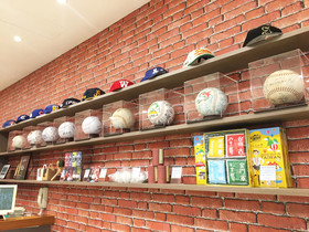 La Hotel - Baseball Theme Hall