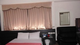 Modern Plaza Hotel