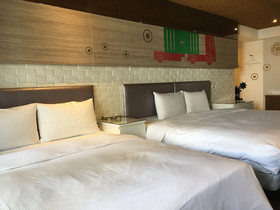 R8 Eco Hotel