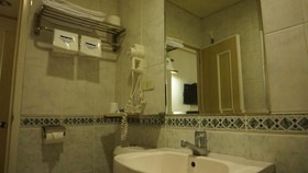Riverside Hotel Golden Horse