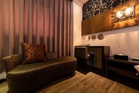 The Riverside Hotel Fashion