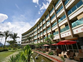 Luminous Hot Spring Resort & Spa