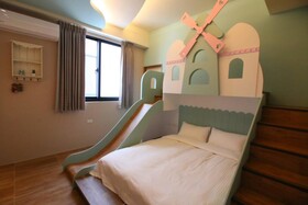 Elfin Kids And Pets B&B