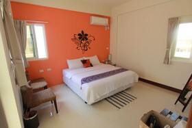 Sunshine Tribe B&B