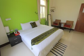 Sunshine Tribe B&B
