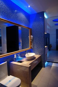 Qin Hai Motel