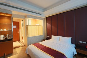 Happiness Inn Hotel