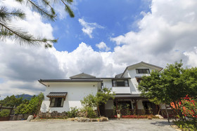 Huaman Hot Spring Villa