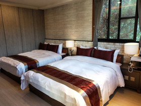 Huaman Hot Spring Villa